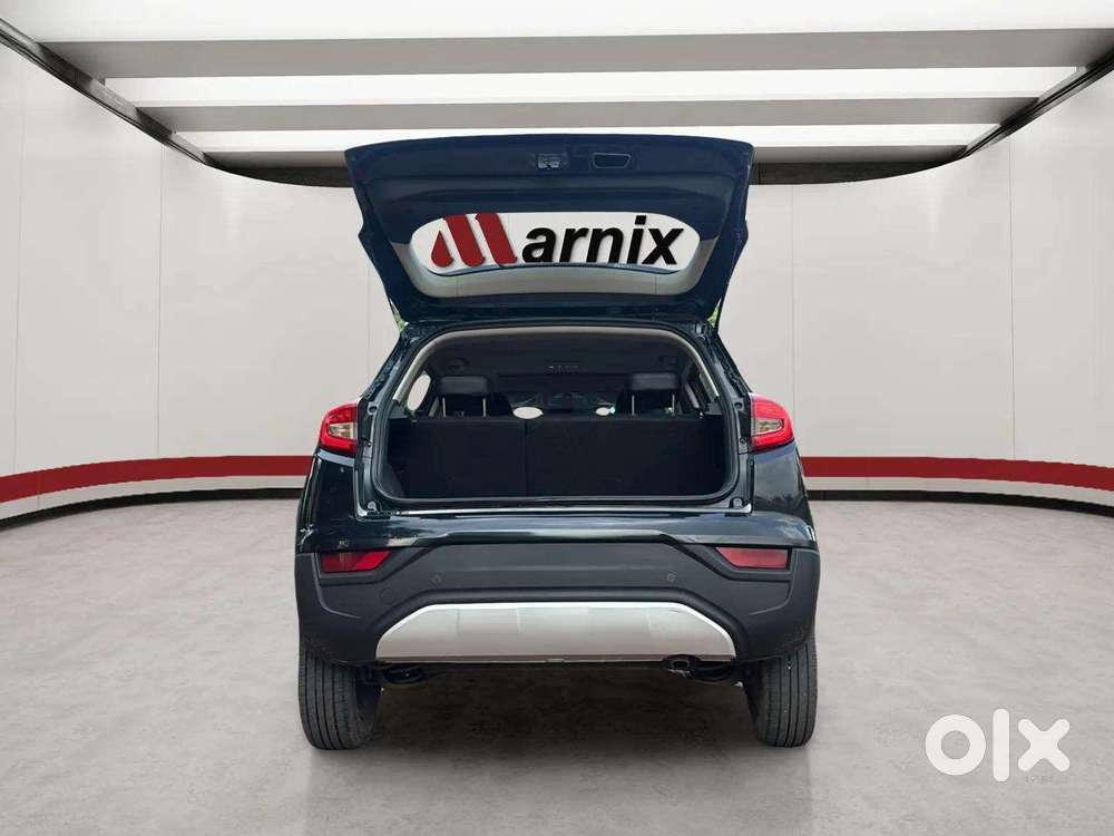 Mahindra Xuv300 W8, 2023, Petrol