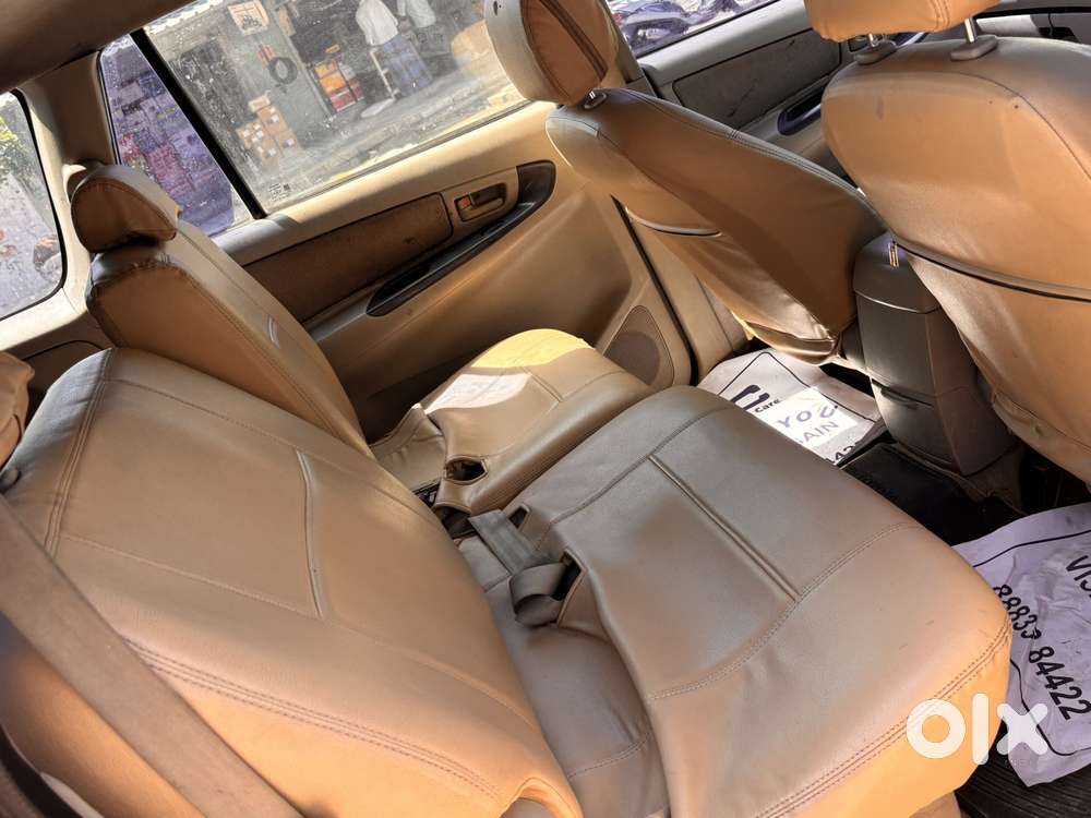 Toyota Innova 2004-2011 2.5 G4 Diesel 8-seater, 2011, Diesel