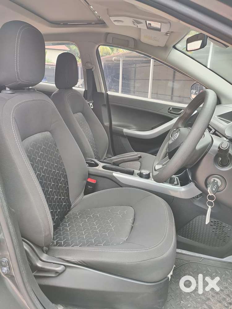 Tata Nexon, 2022, Petrol