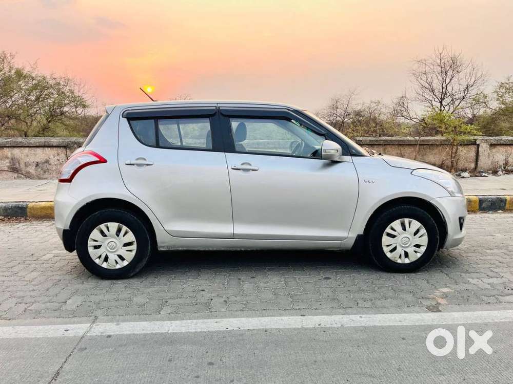 Maruti Suzuki Swift Vxi + Manual, 2012, Petrol