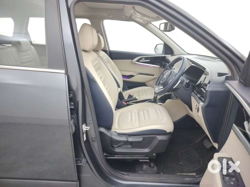 Kia Carens Luxury (o)1.5 Turbo Petrol Dct 7 Str, 2023, Petrol