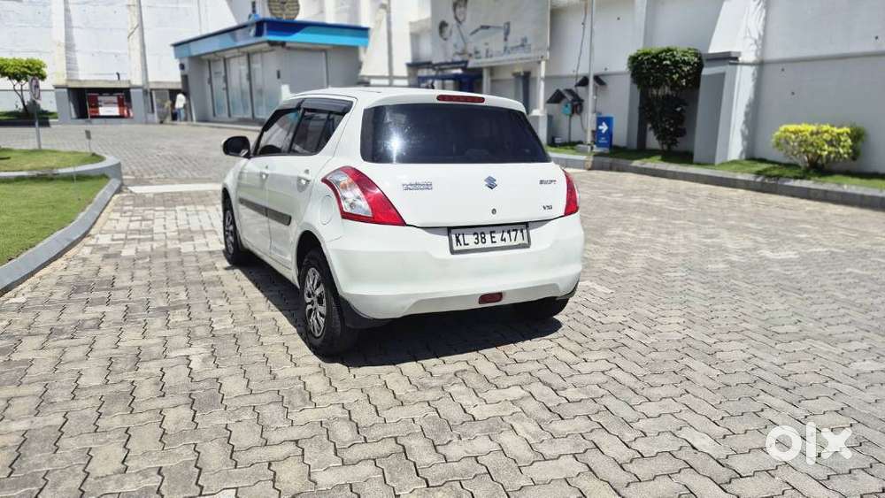Maruti Suzuki Swift Vxi, 2015, Petrol