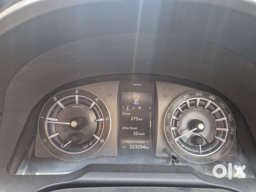 Toyota Innova Crysta 2.7 Zx At, 2016
