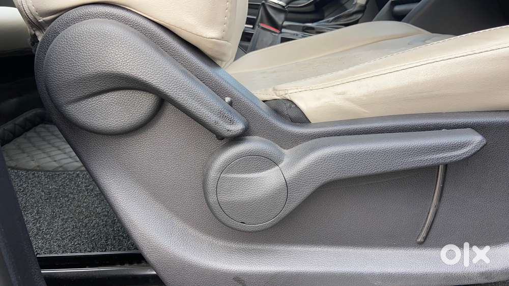 Mahindra Xuv700 2.0 Ax 5 Petrol At Str, 2022, Petrol