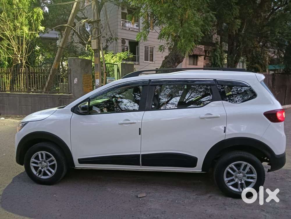 Renault Triber Rxt, 2023, Petrol