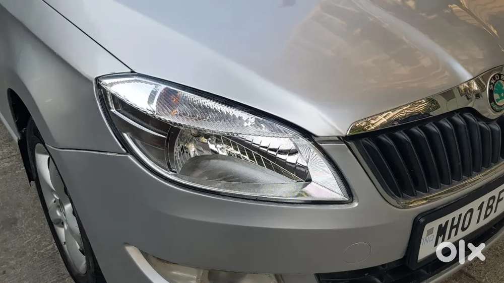 Top Model

Skoda Rapid
Nov 2012
2 Airbags 
Abs Breaking