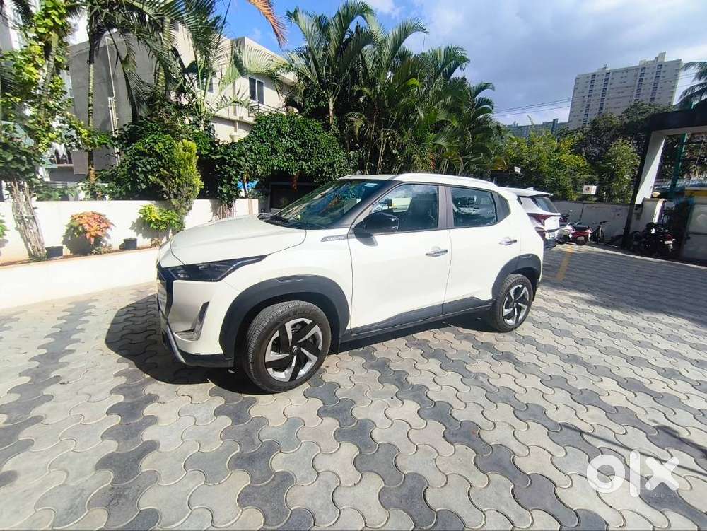 Nissan magnite ez shift at 6.5 lakhs 2k 8 month old