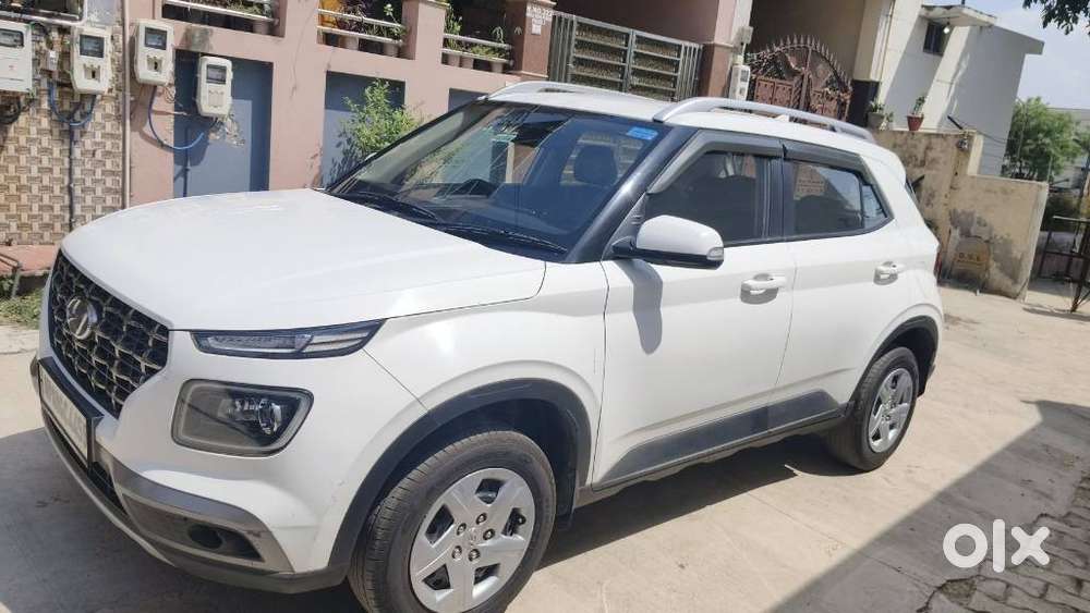 Hyundai Venue 1.2 S Plus, 2022, Petrol