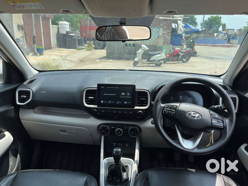 Hyundai Venue S 1.2 Petrol, 2023