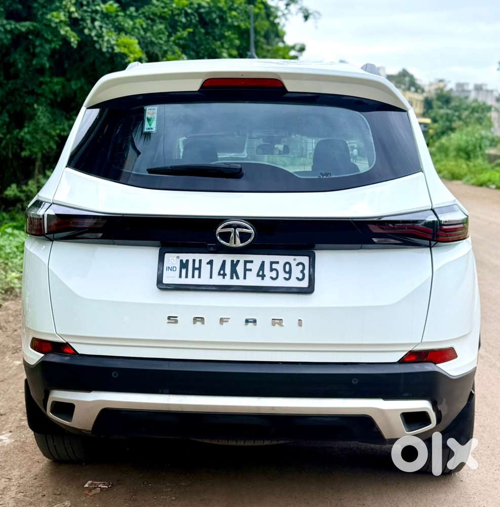 Showroom Condition Scratchless Mint Condition Tata Safari Diesel 2022