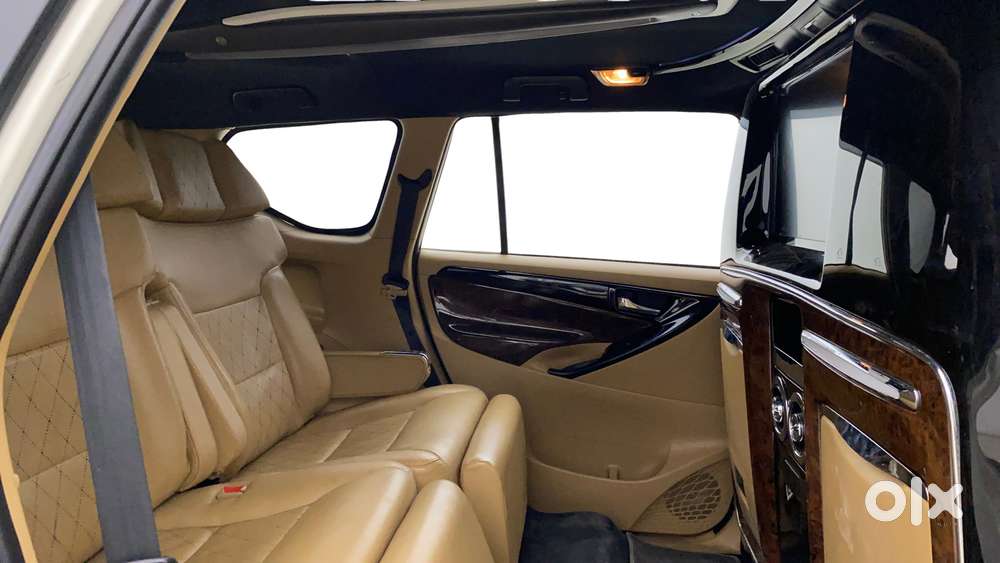 Toyota Innova Crysta