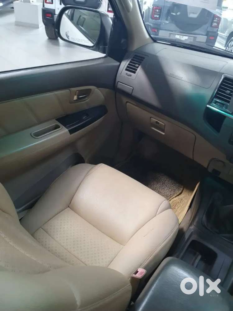 Fortuner Excellent Condition Chilled Ac Brand New Tyre Touch Screen
