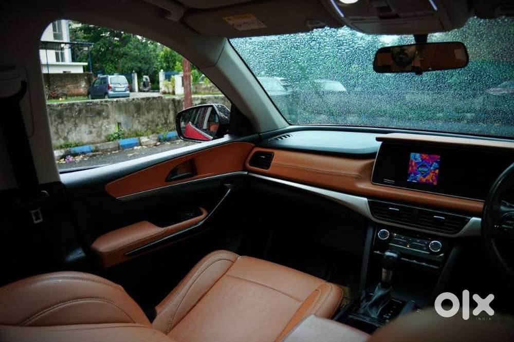 Mahindra Xuv700 2.0 Ax 5 Petrol At Str, 2022, Petrol