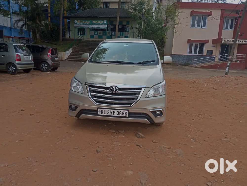 Innova G4. 2.5 Bs Iv Year 2015  September Good Condition Vehicle