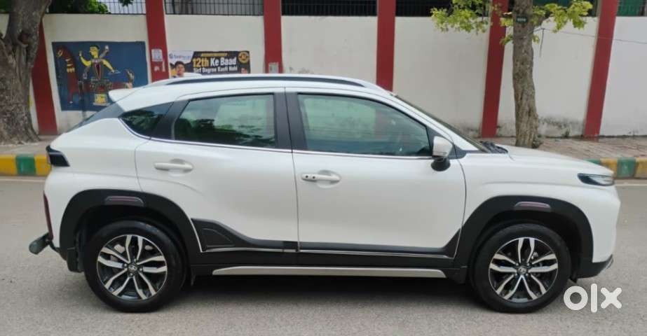 Toyota Urban Cruiser Taisor V 1.0 Petrol Mt, 2025, Petrol