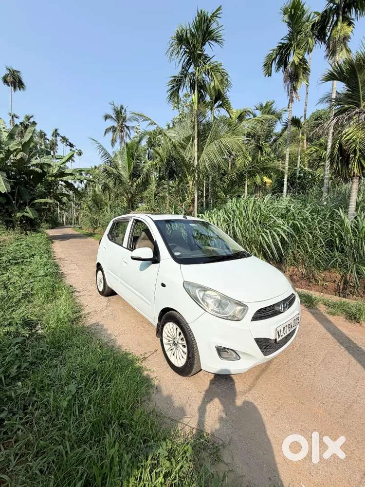 Hyundai Grand I10 2012 Petrol Well Maintained With Sunroof