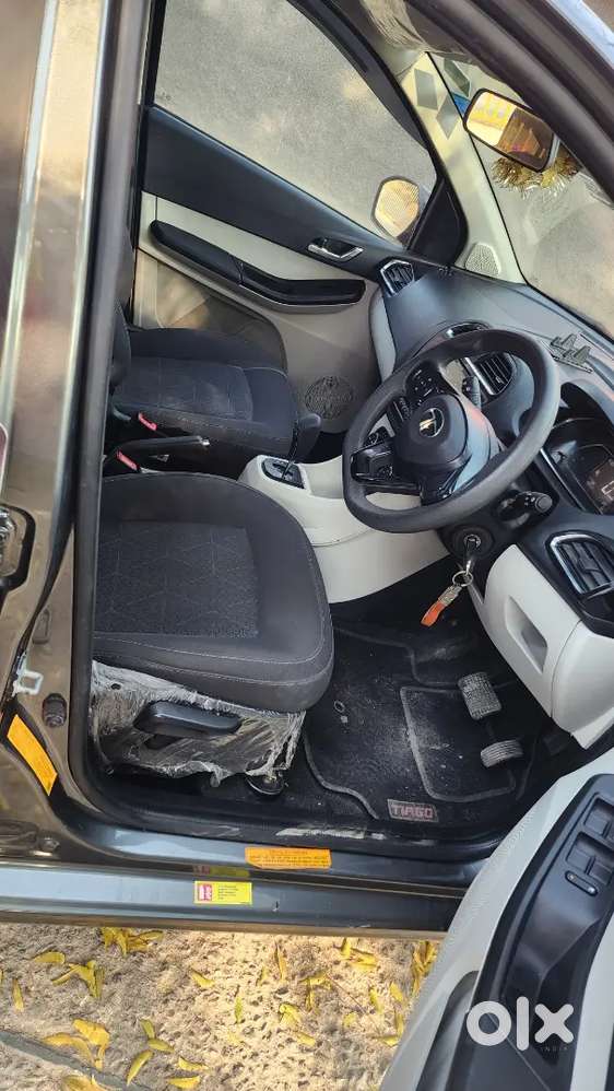 Tata Tiago Revotron Xza Plus Amt 2024