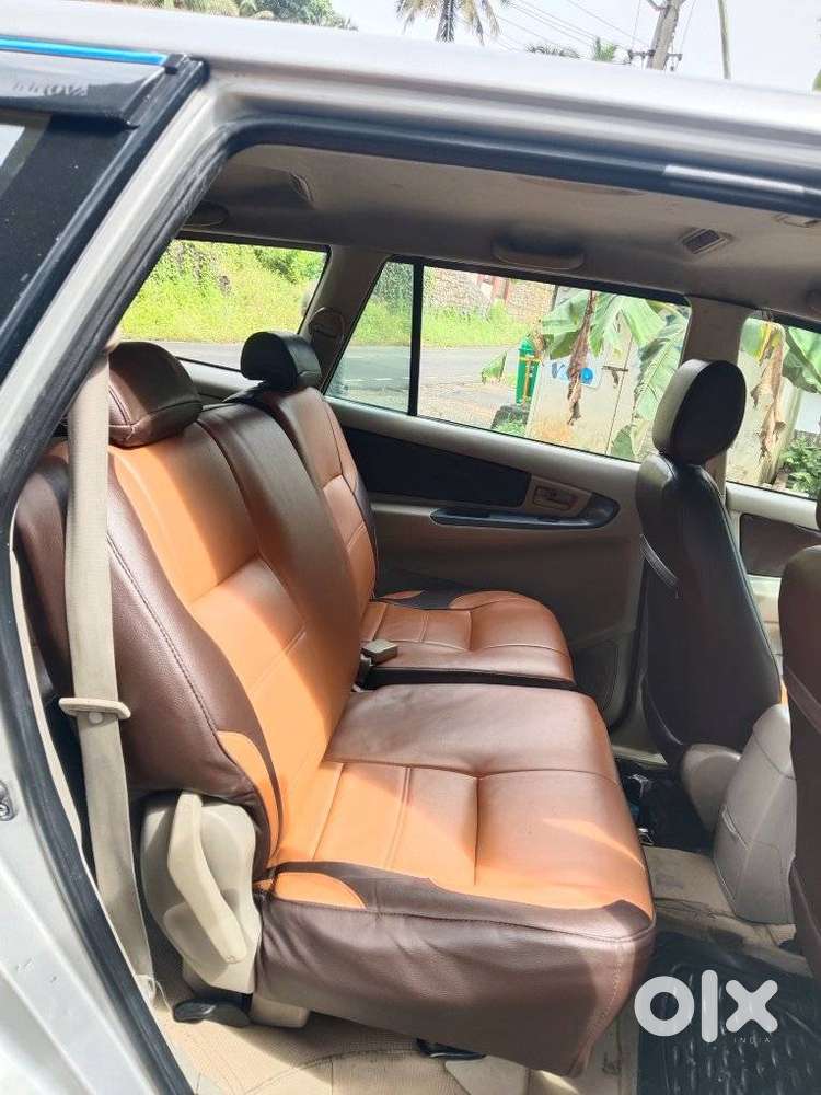 Toyota Innova 2.5 G (diesel) 8 Seater, 2012, Diesel