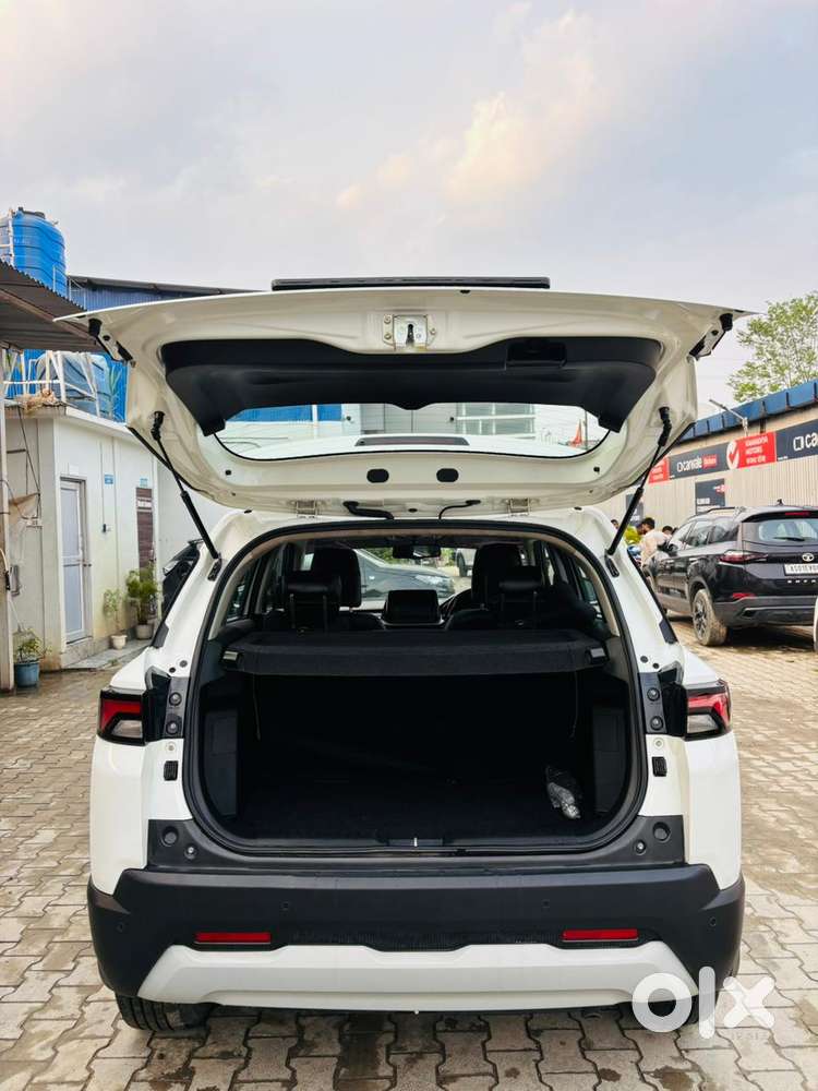 Maruti Suzuki Brezza 1.5 Zxi Plus Smart Hybrid, 2023, Petrol