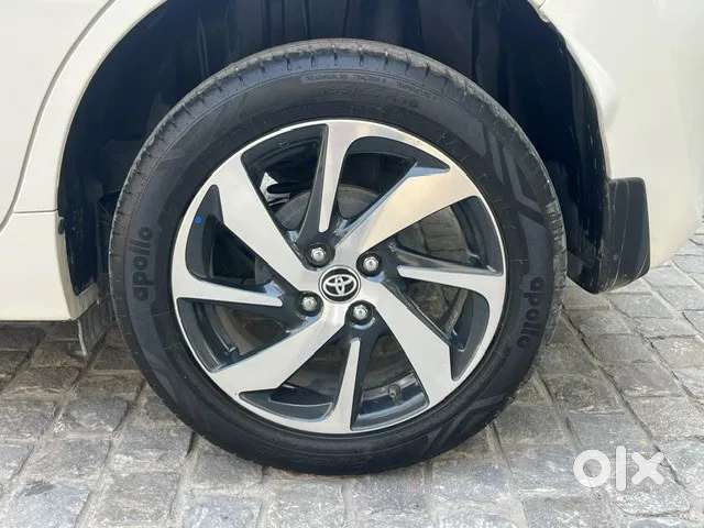Toyota Glanza 1.2 V Amt, 2024, Petrol