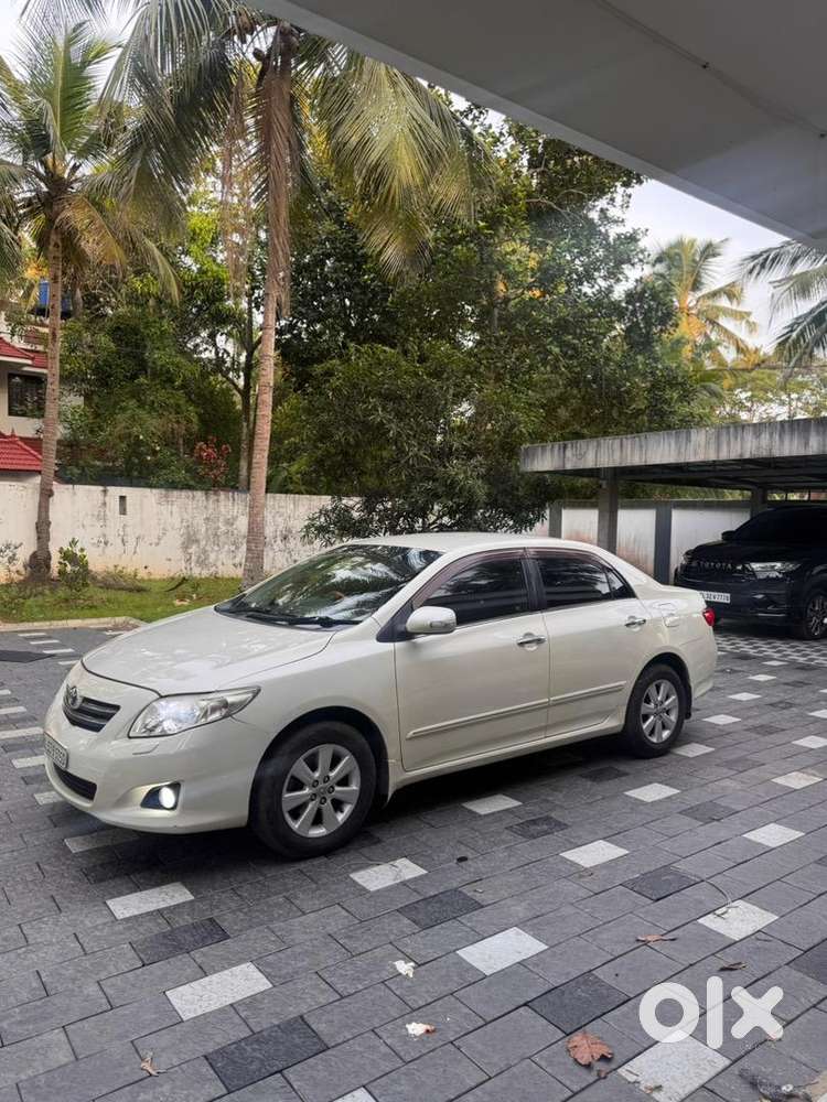 Toyota Corolla Altis 2010 Cng + Petrol