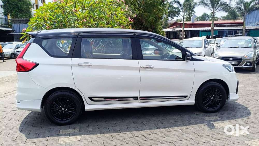 Maruti Suzuki Ertiga Zxi Plus Shvs, 2022, Petrol