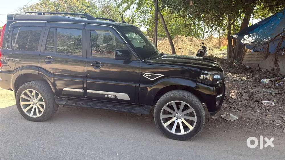 Mahindra Scorpio Classic 2025 डीज़ल 14500 Km Driven
