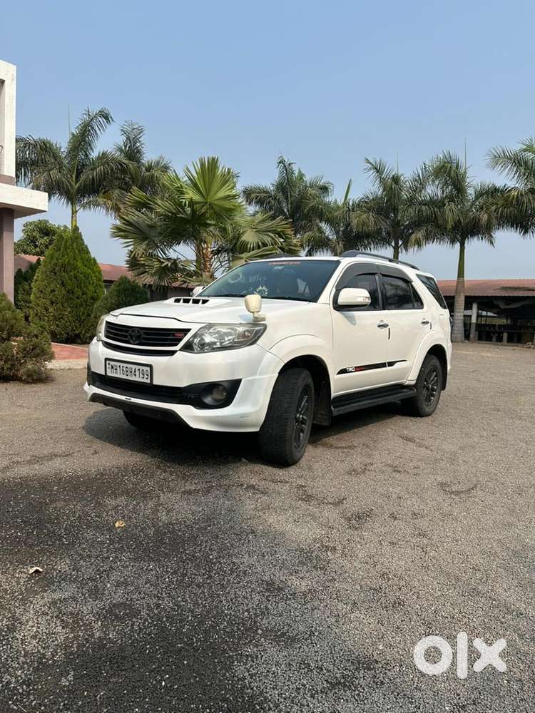 Toyota Fortuner 2015 Diesel 142000 Km Driven
