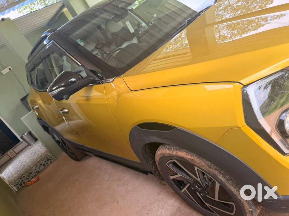 Mahindra Xuv300 Petrol 2025