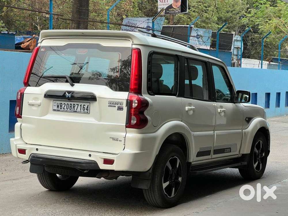 Mahindra Scorpio S11 Mt 7s, 2023, Petrol