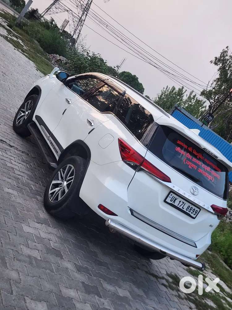 Toyota Fortuner 4/4
Full Insurance 
Dono Chabi 
Cruise Control