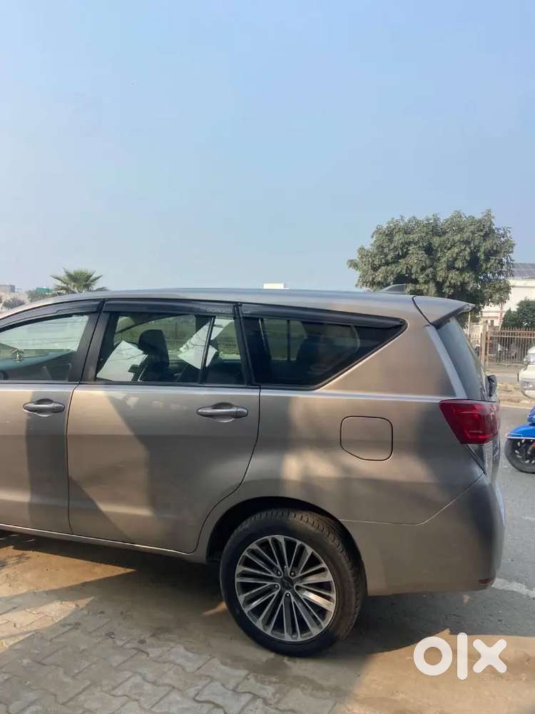 Innova Crysta 2.8 Gx At