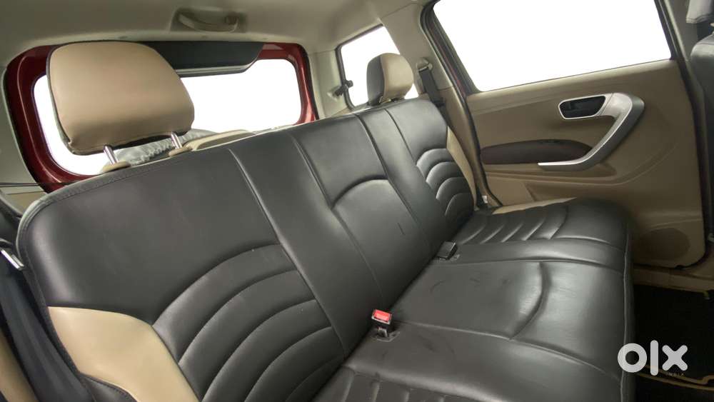 Mahindra Tuv 300 T8 Amt, 2016, Diesel