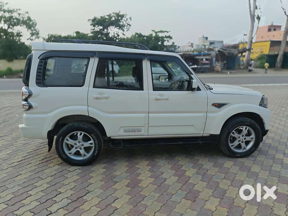 Mahindra Scorpio S8, 2016, Diesel