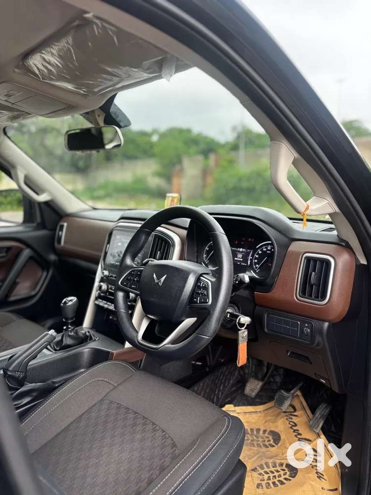 Mahindra Scorpio N Z4 Petrol Mt 7 Str, 2024, Petrol