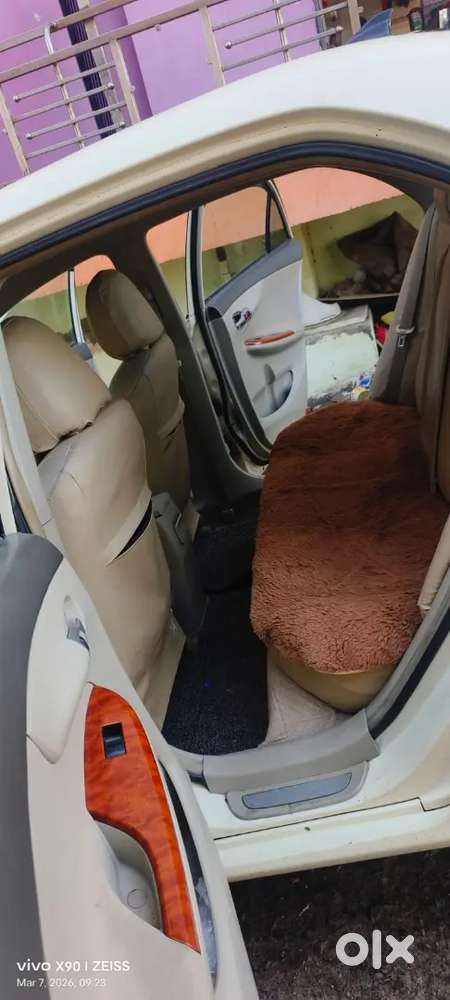 Toyota Corolla Altis 2010