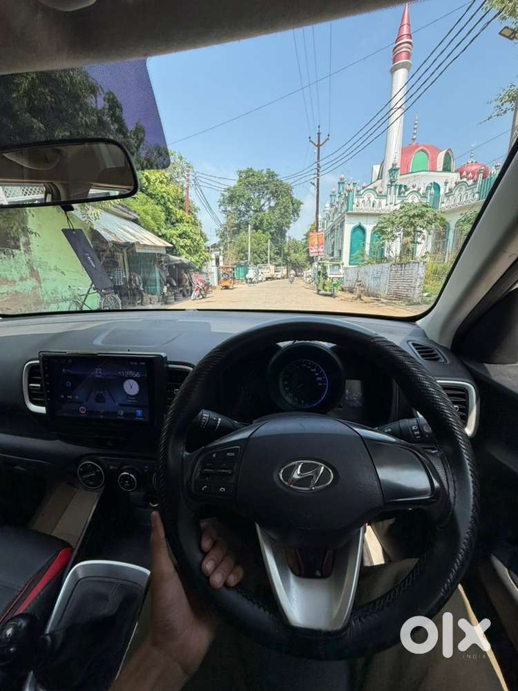 Hyundai Venue Petrol 2023