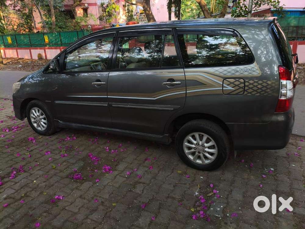 Toyota Innova 2013 Diesel 150000 Km Driven