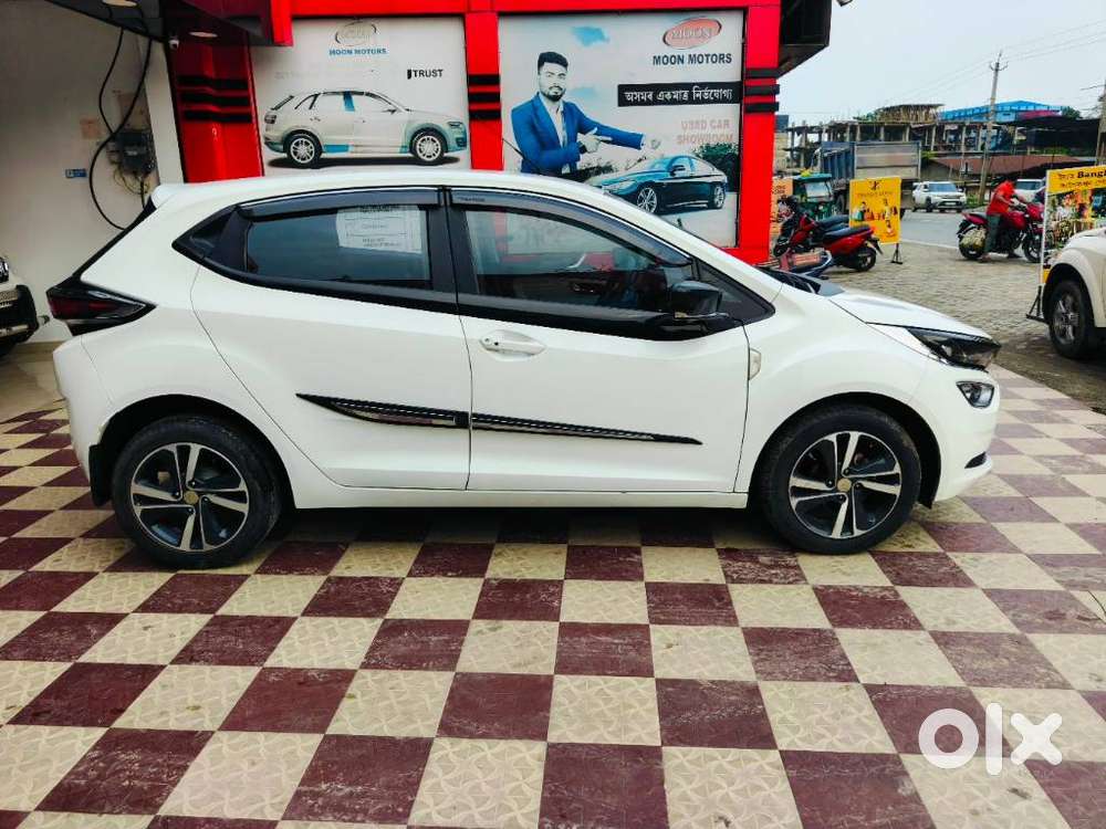 Tata Altroz 1.2 Xz (o), 2022, Petrol