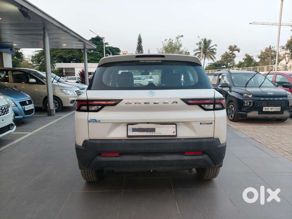 Maruti Suzuki Brezza 1.5 Vxi At Smart Hybrid, 2022, Petrol