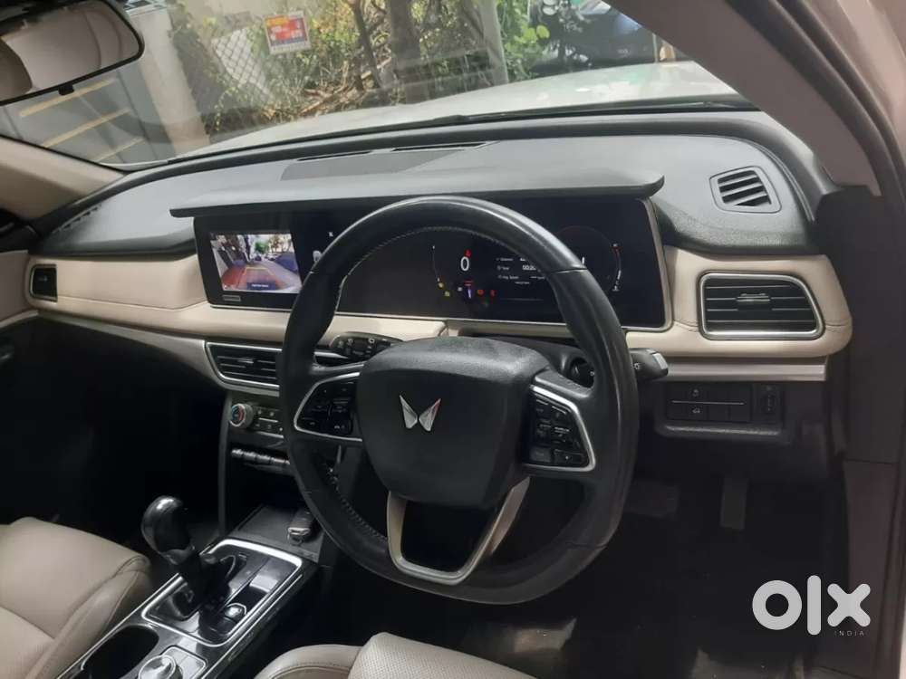 Mahindra Xuv700 2.2 Ax 7 Diesel Mt Luxury Pack Str, 2021, Diesel