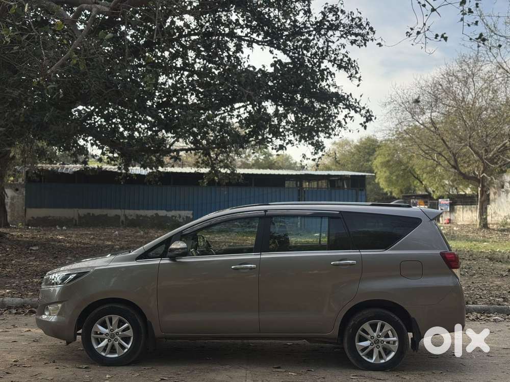 Toyota Innova Crysta 2.7 Vx Mt, 2019, Diesel