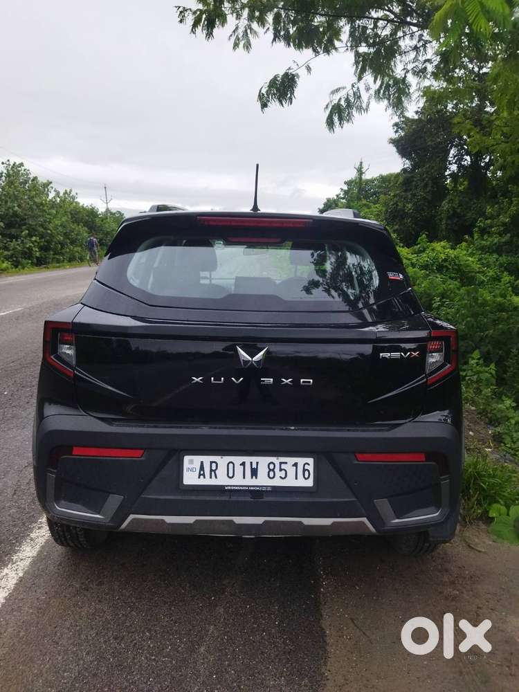 Mahindra Xuv300 Ax7l Petrol 2026