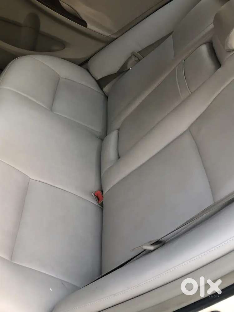 Toyota Corolla Altis 2011 Manual Car