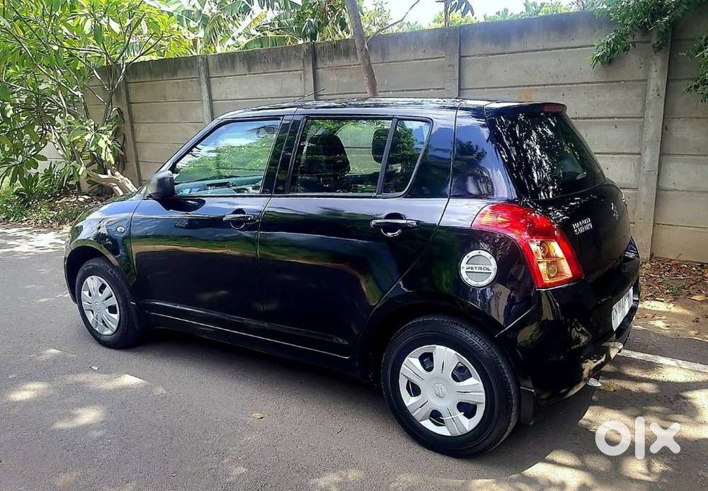 Maruti Suzuki Swift Vxi Bsiv, 2010, Petrol