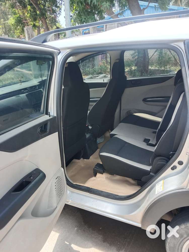 Renault Triber Rxt, 2023, Petrol