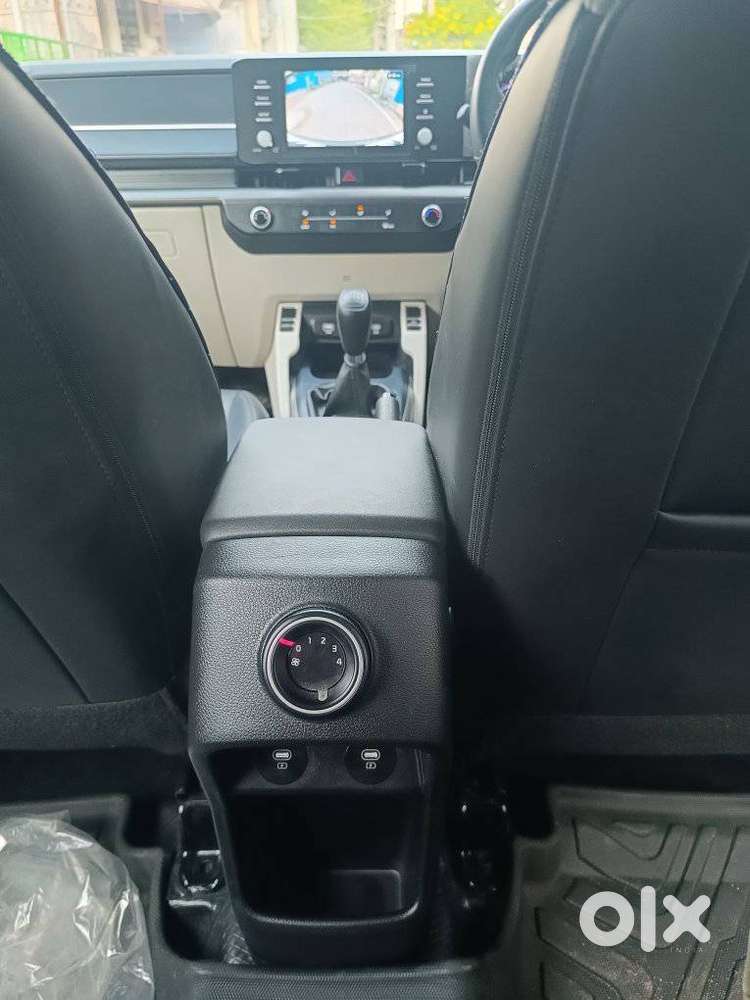 Kia Carens Clavis G 1.5 6mt Hte(o) 7-seater, 2025, Petrol