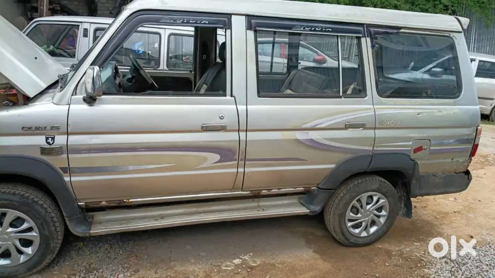 Toyota Qualis 2004 Diesel Well Maintained 10seaters