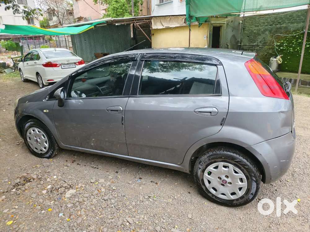 Fiat Punto 2010 पेट्रोल मैनुअल