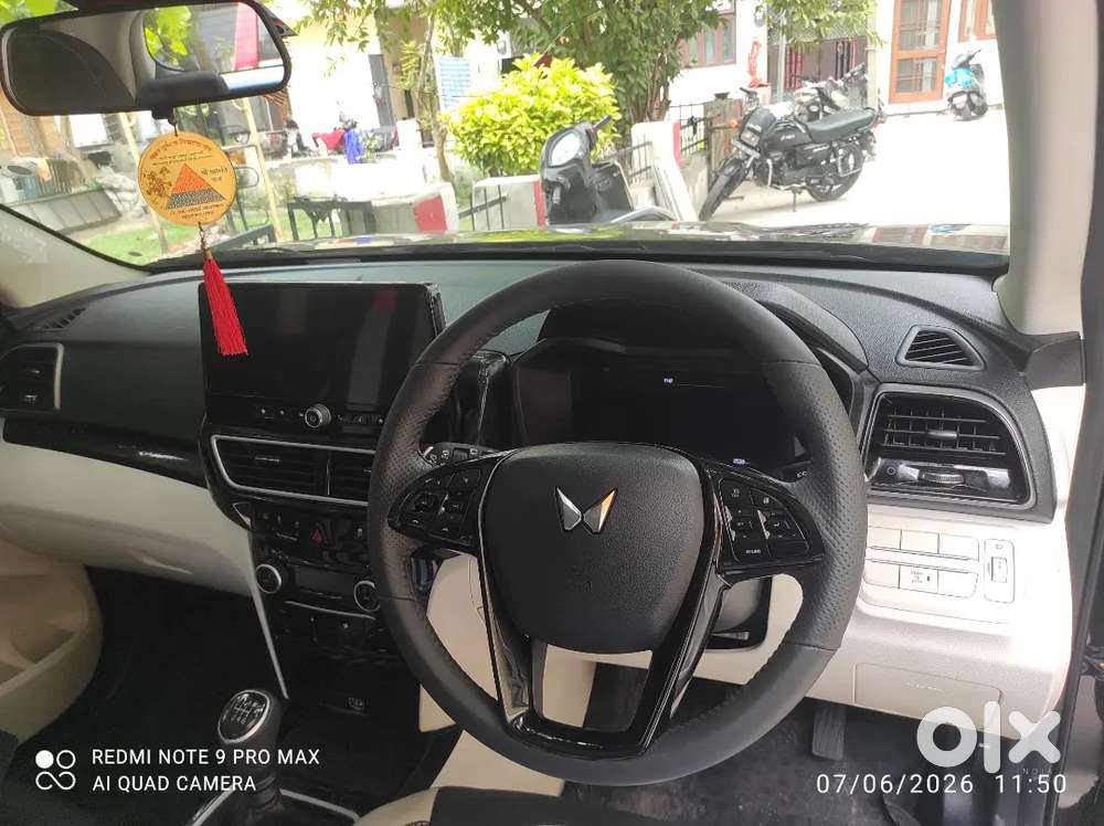 Mahindra Xuv 3xo  31 March 2026 Petrol 2800 Km Driven